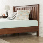 Letto a piattaforma in legno anticato Espresso con testiera