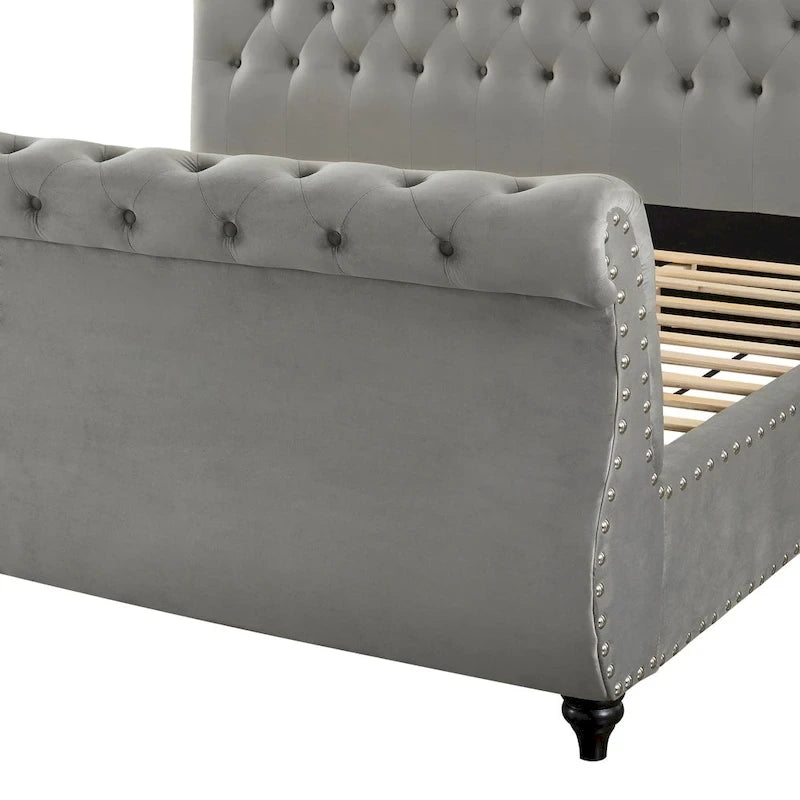 Letto a slitta rivestito in velluto Evora Grey
