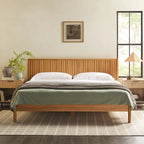 Letto King size in legno massello in stile Transizionale con testiera a pannelli