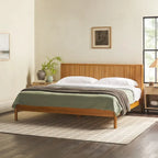 Letto King size in legno massello in stile Transizionale con testiera a pannelli