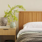 Letto King size in legno massello in stile Transizionale con testiera a pannelli