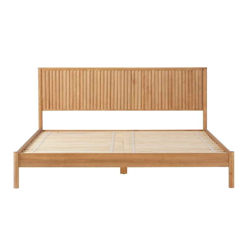 Letto King size in legno massello in stile Transizionale con testiera a pannelli