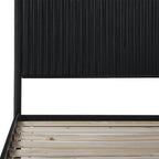 Letto King size in legno massello in stile Transizionale con testiera a pannelli