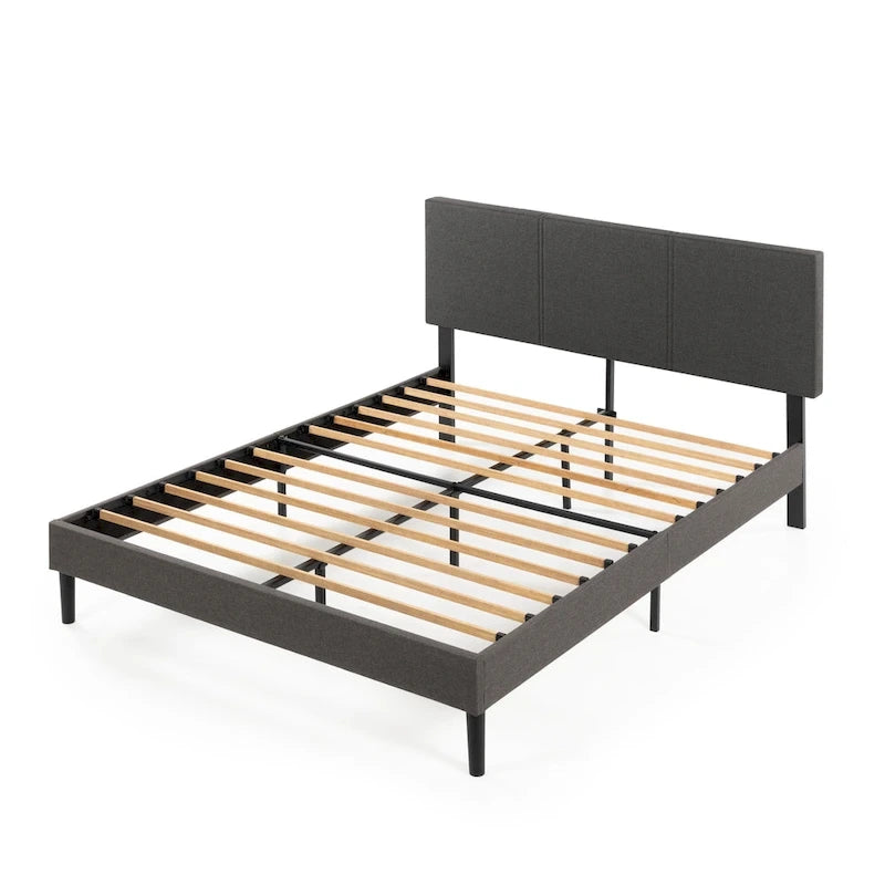 Letto imbottito grigio con struttura a doghe in legno