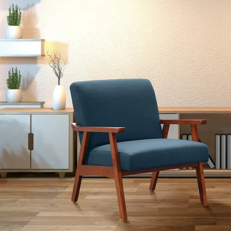 Poltrona Karkkila Mid-Century imbottita con gambe in legno